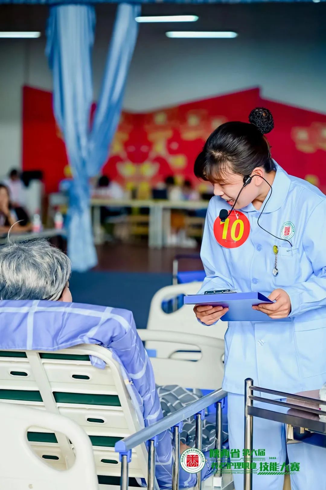 頤悅養(yǎng)老公司的李露露，你是好樣的！
