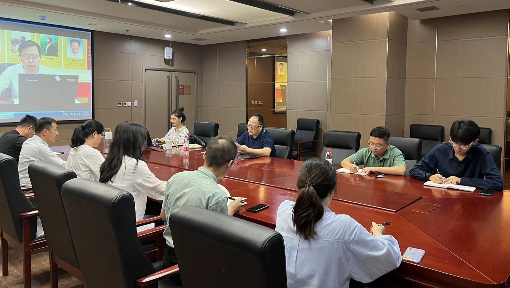 恒信資本黨支部開展政治理論學(xué)習(xí)討論會暨8月警示教育主題黨日活動(dòng)