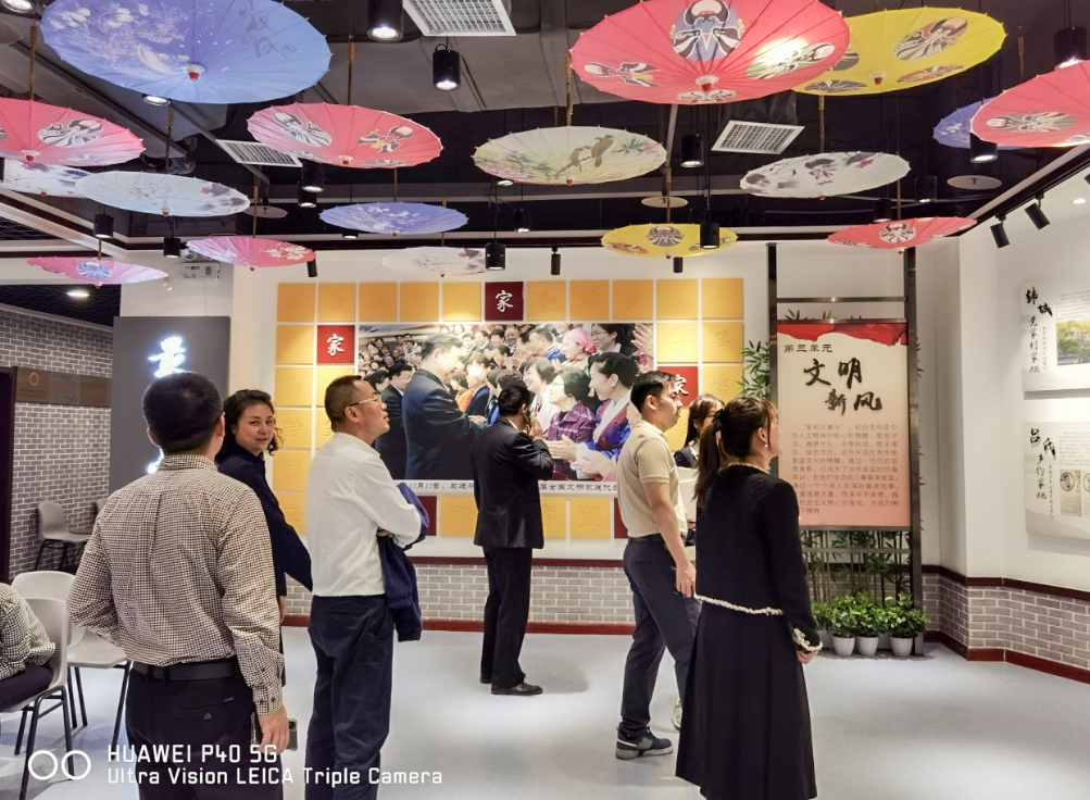 公司固定收益部黨支部、投行業(yè)務(wù)部黨支部、綜合事務(wù)部與金融（產(chǎn)業(yè)）基地保障黨支部開(kāi)展聯(lián)合黨日活動(dòng)